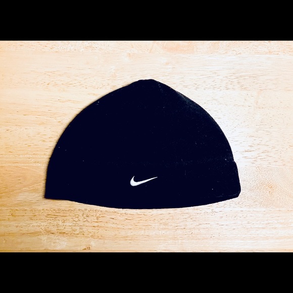 nike workout beanie
